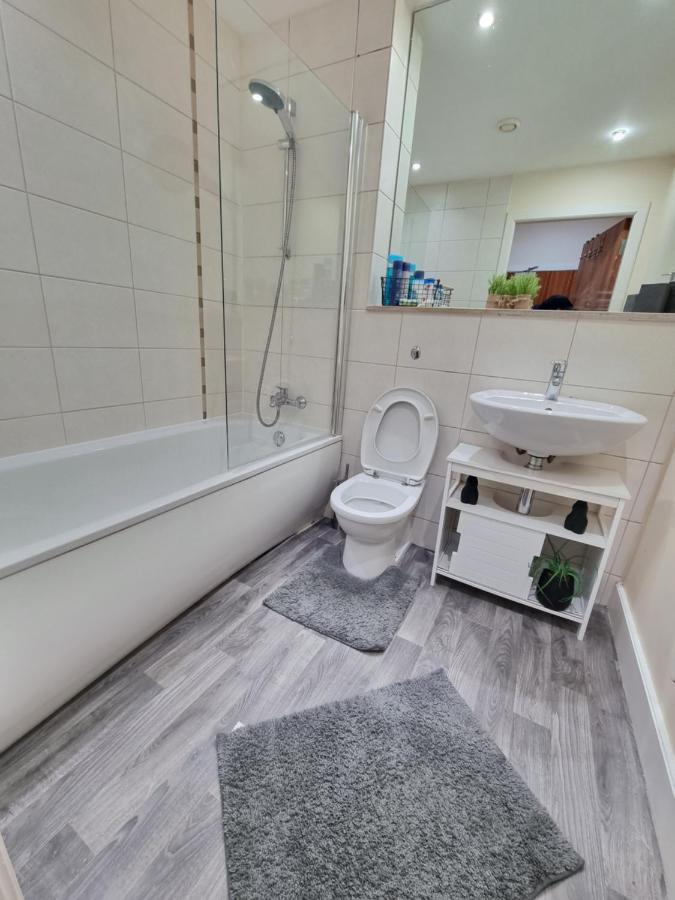 2 Bedroom - City Centre Location - Perfect For Family'S Bradford  Exterior photo