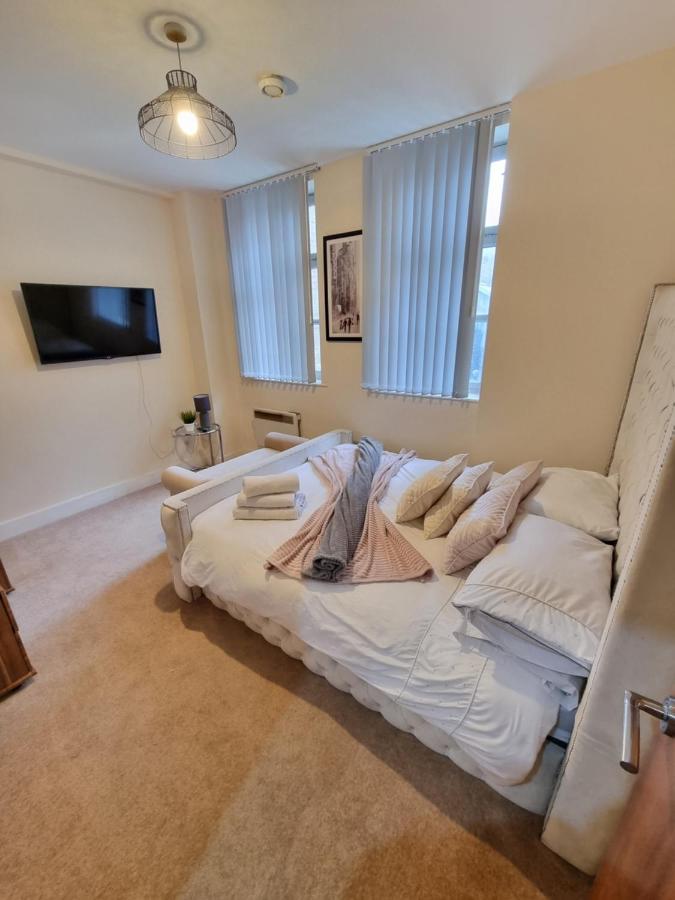 2 Bedroom - City Centre Location - Perfect For Family'S Bradford  Exterior photo